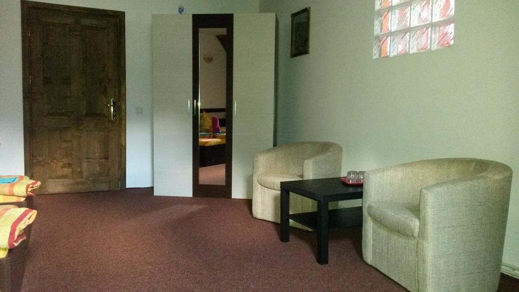 Hotel Casa Frasin Buşteni Zimmer foto